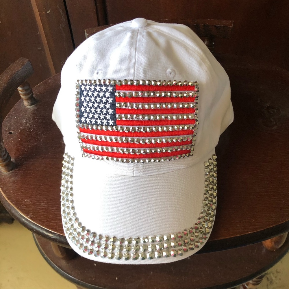 US FLAG 🇺🇸 SILVER STUDDED ADJUSTABLE WHITE CAP